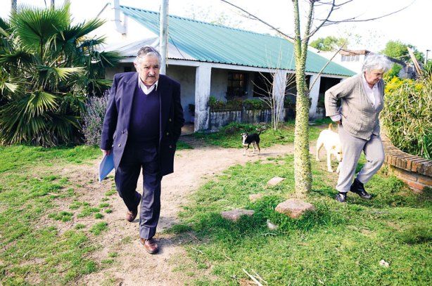 Hose i Lucija Muhika i dalje žive na svojoj farmi u blizini Montevidea.