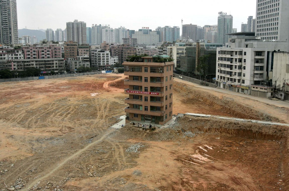 Kuća u sred gradilišta nove apartmanske zone, čiji je vlasnik tražio veću nadoknadu.